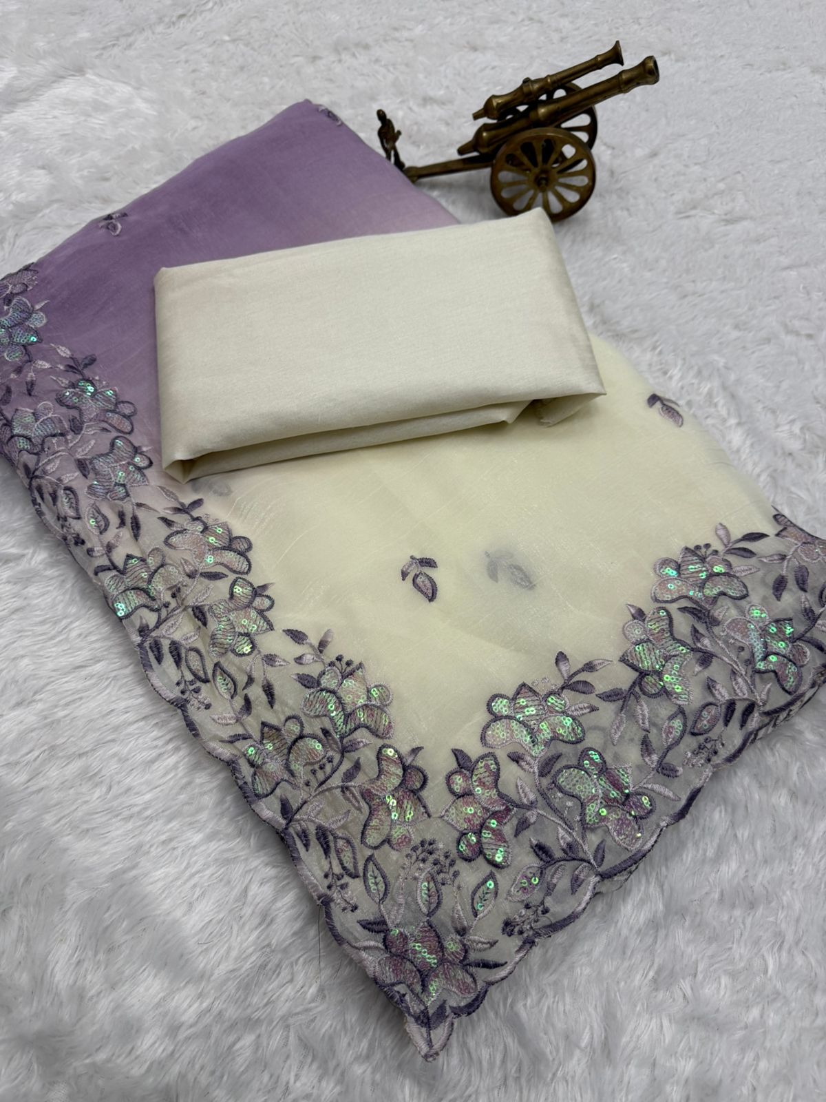 Premium Crunchy Padding Fabric Saree
